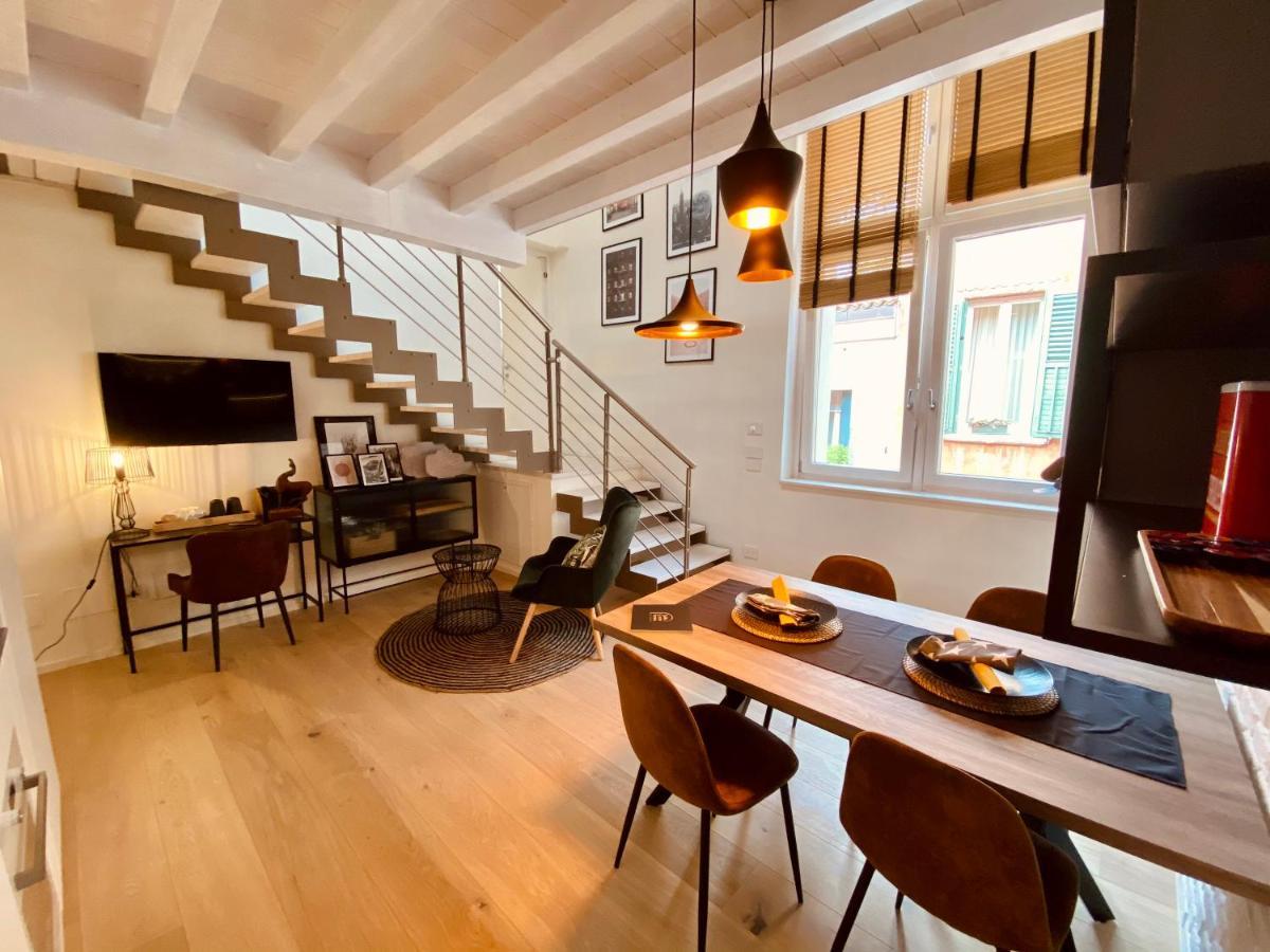 Volto Corte Farina Apartments - Luxury Lofts فيرونا المظهر الخارجي الصورة